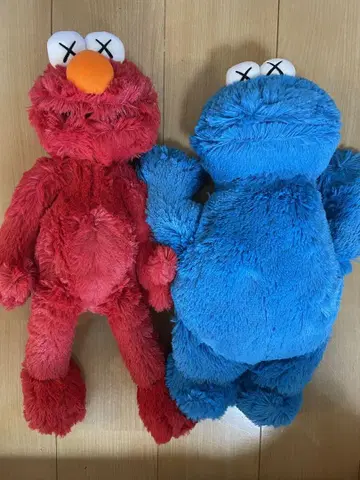 UNIQLO KAWS 봉제 인형 세서미 스트릿 쿠키 몬스터 엘모
