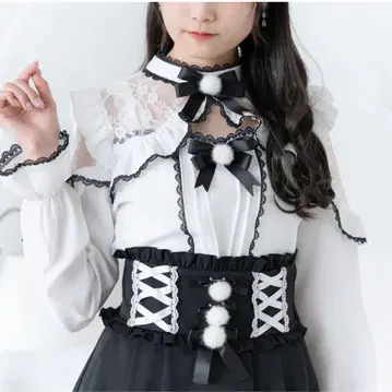레이스 프릴 폼폼 리본 블라우스