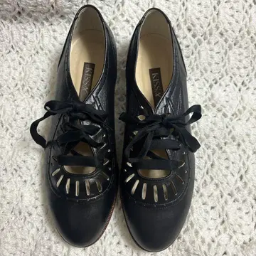 새상품급 KISSA 레이스업 가죽 신발 23cm