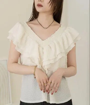 셔링 프릴 블라우스 아이보리