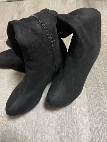 블랙 스웨이드 니하이 부츠