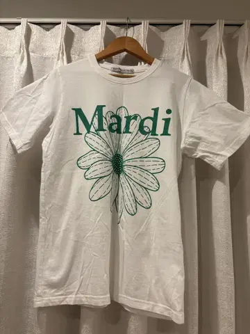 Mardi Mercredi 플라워 프린트 티셔츠 M 사이즈