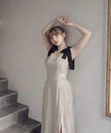 ANDMARY / Ann ribbon pleats dress