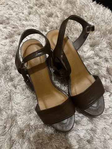 다이애나 샌들