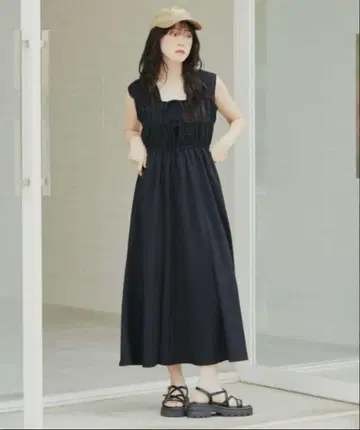 archives 2way 파이핑 개더 민소매 원피스