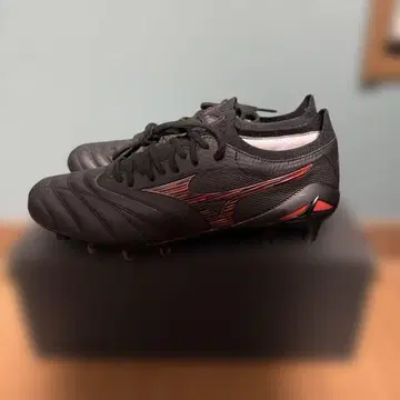Mizuno Morelia Neo III 축구화