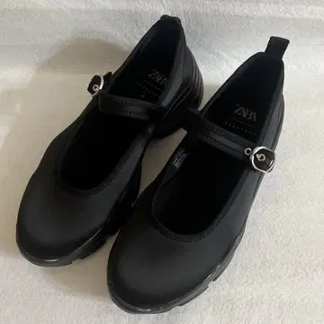 ZARA 블랙 발레 슈즈 통굽 스트랩 메리제인