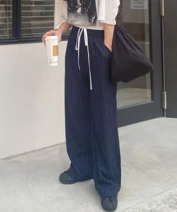 네이비 스트라이프 와이드 팬츠