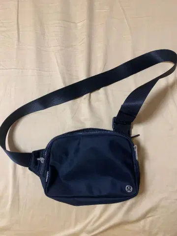 Lululemon 블랙 바디백