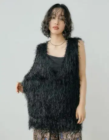 렙심 프린지 슬릿 베스트 튜닉 블랙 이번 시즌