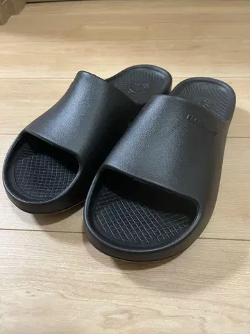 freewaters CLOUD9 Slide Black 28cm