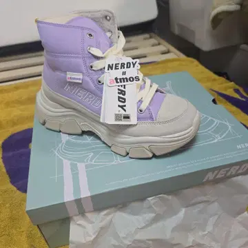 새상품 NERDY atmos 콜라보 하이컷 스니커즈 보라색 26cm