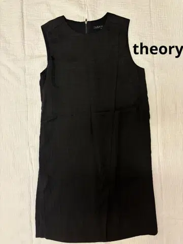 theory 블랙 슬리브리스 무릎 기장 원피스 뒷면 지퍼