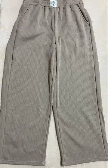 카키 코듀로이 와이드 팬츠 플리스 안감 부착