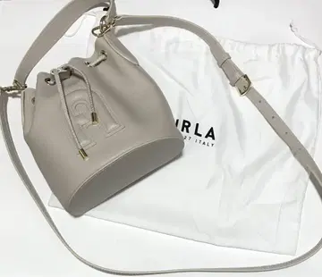 [새상품 정품] FURLA CLIO 숄더백 보호 인증서 포함