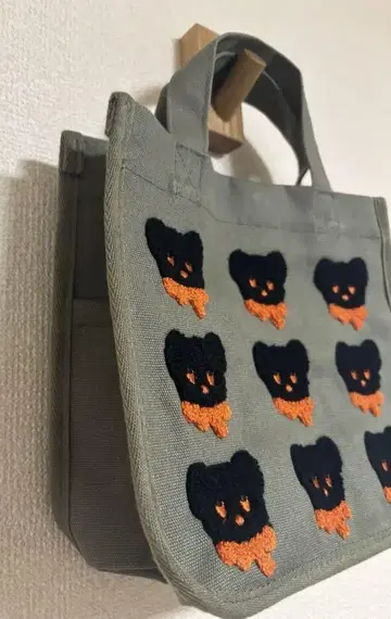 블랙 베어 사가라 자수 데님 토트백 한정 컬러