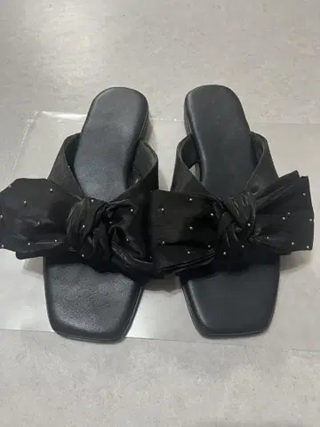 RANDA 빅 리본 플랫 샌들
