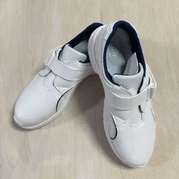 [미사용 새상품] 미도리 안전 간호사 신발 케어 세이프티 26.5cm