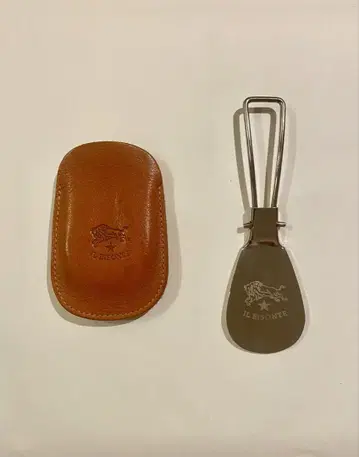 [ IL BISONTE ] 가죽 케이스 포함 컴팩트 접이식 구둣주걱