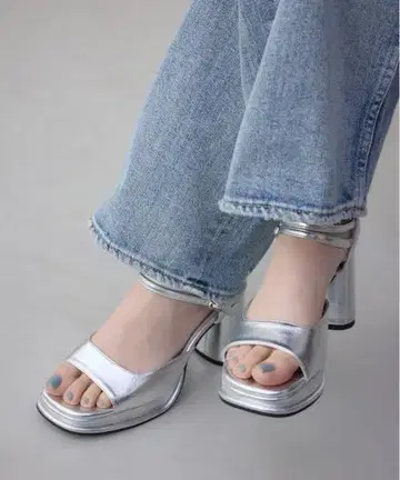AZUL BY MOUSSY 스퀘어 컷 플랫폼 샌들 M 사이즈