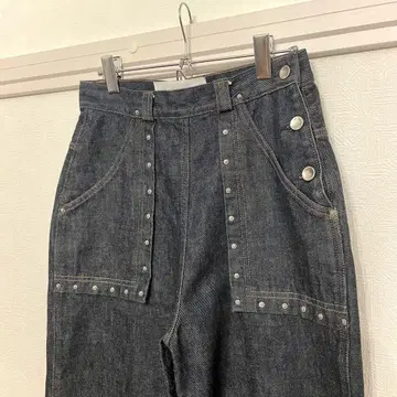 LIVINGTONE 데님 크롭 기장 스터드 사이즈 38 일본제