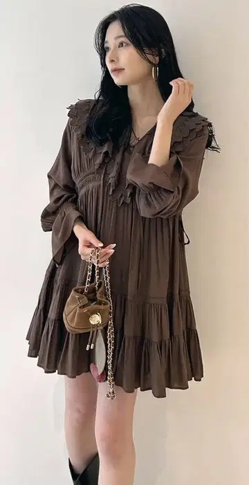 SNIDEL 코튼 라이크라 러플 칼라 튜닉 BRW