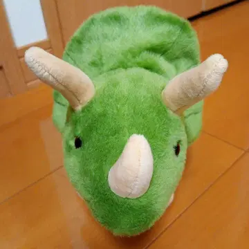 쥬라기 공원 트리케라톱스 봉제 인형 USJ