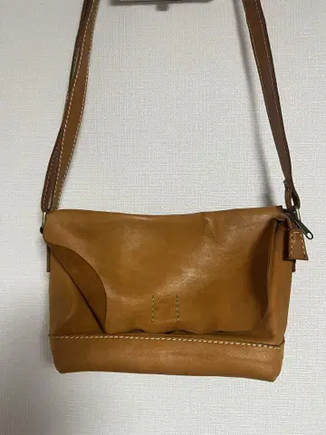 가죽 숄더백