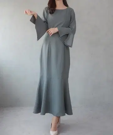 [새상품 택 포함] cenea 보트넥 플레어 슬리브 머메이드 원피스