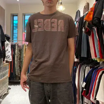 VINTAGE55 포르투갈제 y2k 아카이브 REVEL 프린트 티셔츠