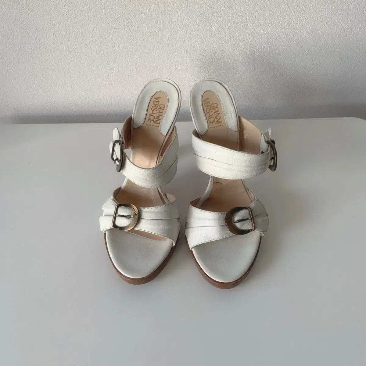 250 Gianni Versace Sandals made in Italy 300