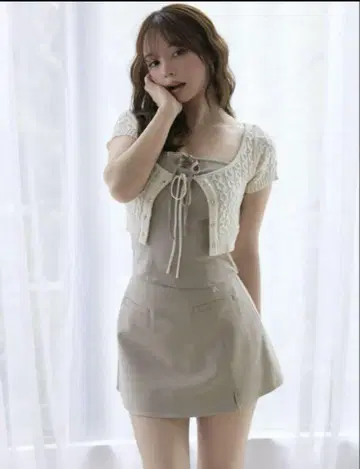 andmary Quinn set up beige