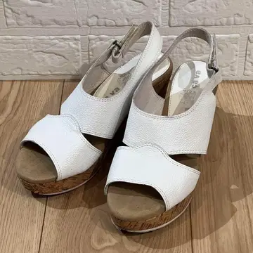 사바사바 화이트 가죽 웨지 샌들 M 23cm 23.5cm