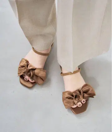 완판템 LE TALON 프린지 리본 샌들
