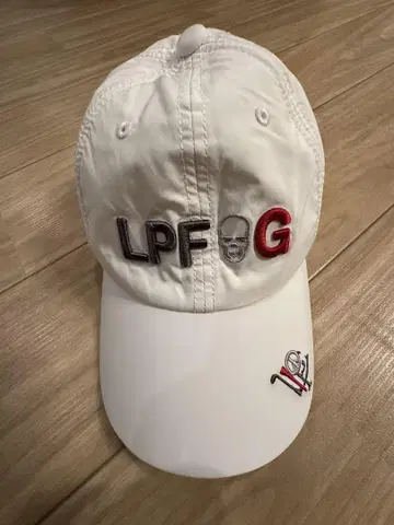 LPFOG 스컬 자수 화이트 캡