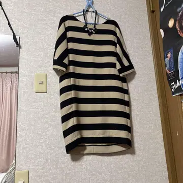 보더 원피스 무릎 기장 목걸이 포함