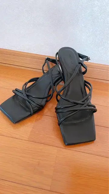 프레이 아이디 클리어 샌들