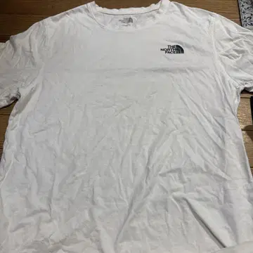 THE NORTH FACE 화이트 티셔츠