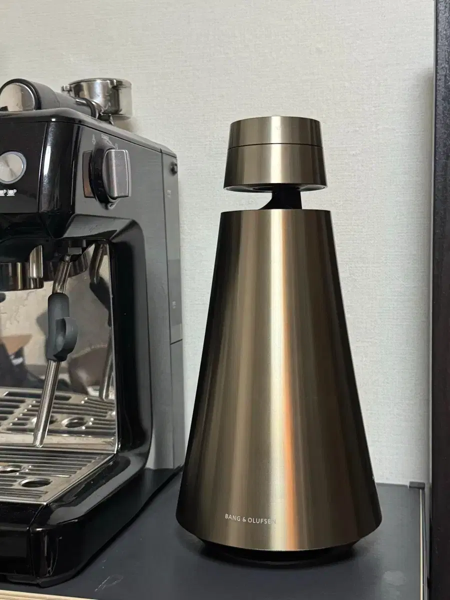 [Like New] Bang &amp; Olufsen Beosound 1 Top-Tier Speaker