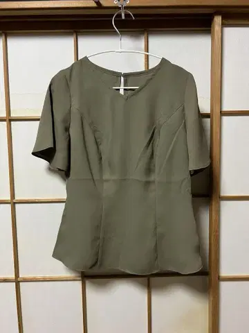 [ overE ] 올리브 반팔 블라우스