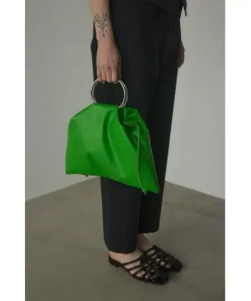 [BLACK BY MOUSSY] 그린 가죽풍 링 핸드백