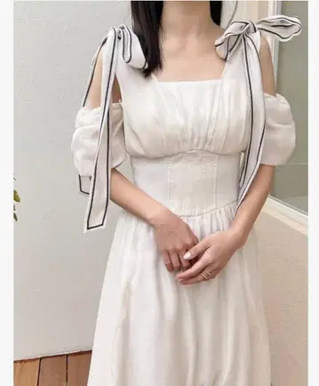 snidel 스나이델 리본 숄더 웨스트 리브 원피스