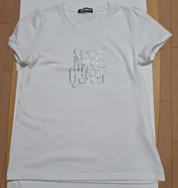 MARY QUANT 스팽글 로고 T셔츠 화이트