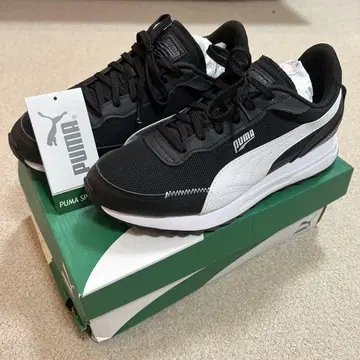 PUMA SPIRIT 블랙/화이트 스니커즈