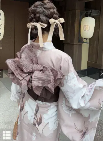 꽃무늬 유카타와 리본 오비 세트 시착만 한 상품