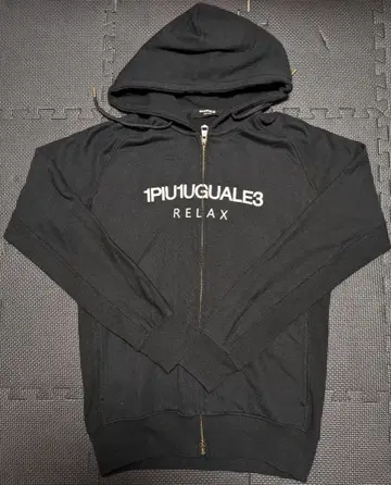 1PIU1UGUALE3 블랙 후드티