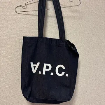 A.P.C. 데님 토트백 아페쎄