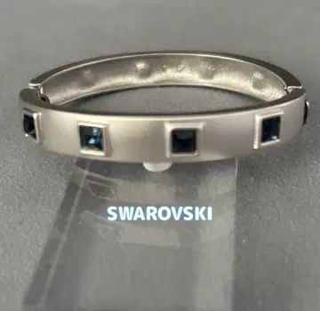 SWAROVSKI 스와로브스키 스퀘어 크리스탈 실버 뱅글