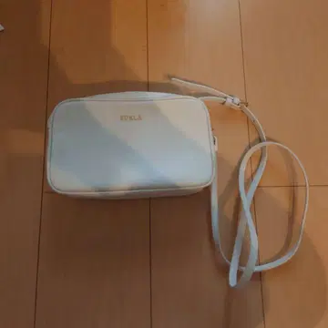 FURLA 화이트 숄더백