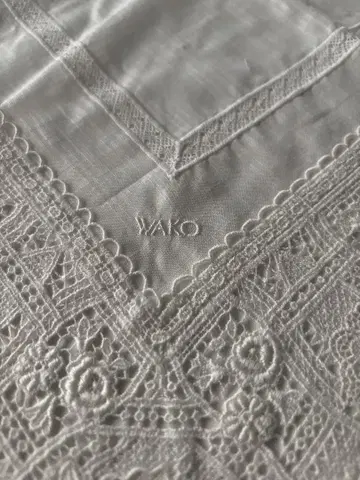 WAKO 자수 화이트 손수건 기프트 박스